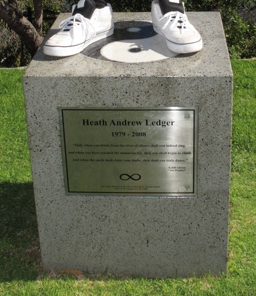heath ledger grave